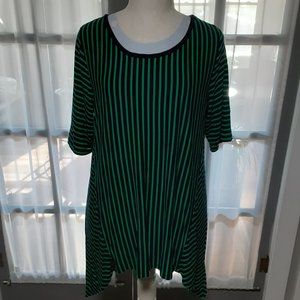 Women's Tommy HIlfiger triped Top Size Large NWT-Retail $49.50.